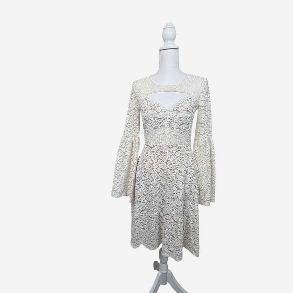 BCBG Lace Bell‎ Sleeve Dress Whimsical Romantic Feminine Boho S